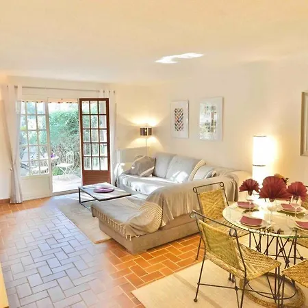 Appartement Appart Chelsea 4px Piscine Acces Plage Saint-Raphaël